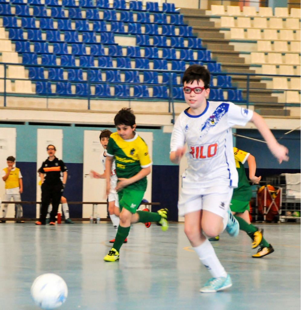 Domingo Intenso De Partidos En Las Competiciones Locales Base O